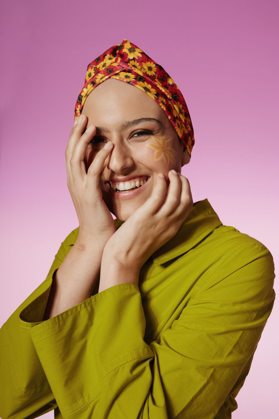 Zografos x Alma Zois:Μια συλλογή με μαντήλια αφιερωμένη στις γυναίκες που αντιμετωπίζουν τον καρκίνο