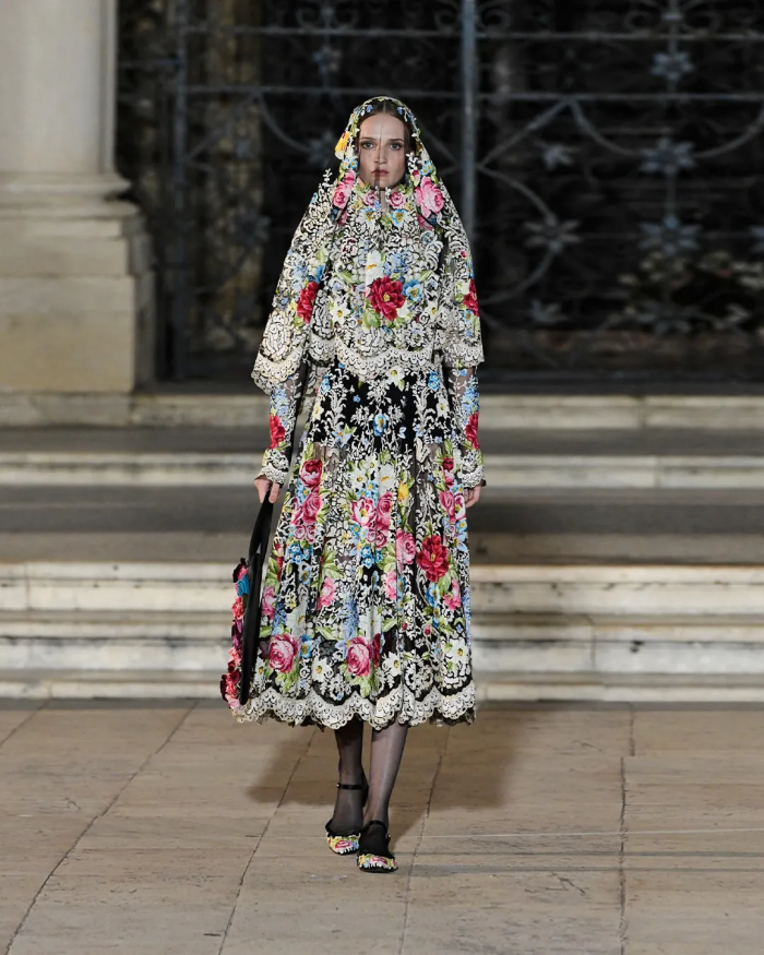 Οι Dolce & Gabbana γιόρτασαν τα 10 χρόνια της Alta Moda με ένα αυθεντικό σισιλιάνικο catwalk