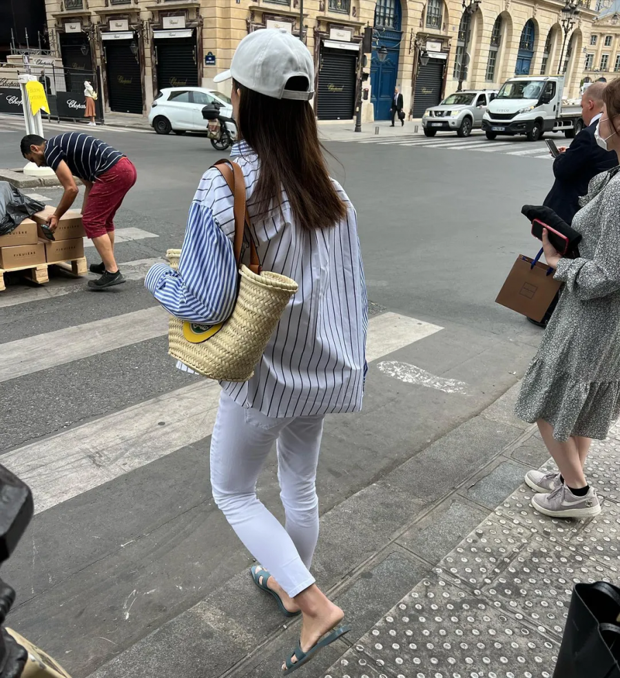 Ένας viral λογαριασμός στο Instagram μας δείχνει το παριζιάνικο street style και γίνεται τάση