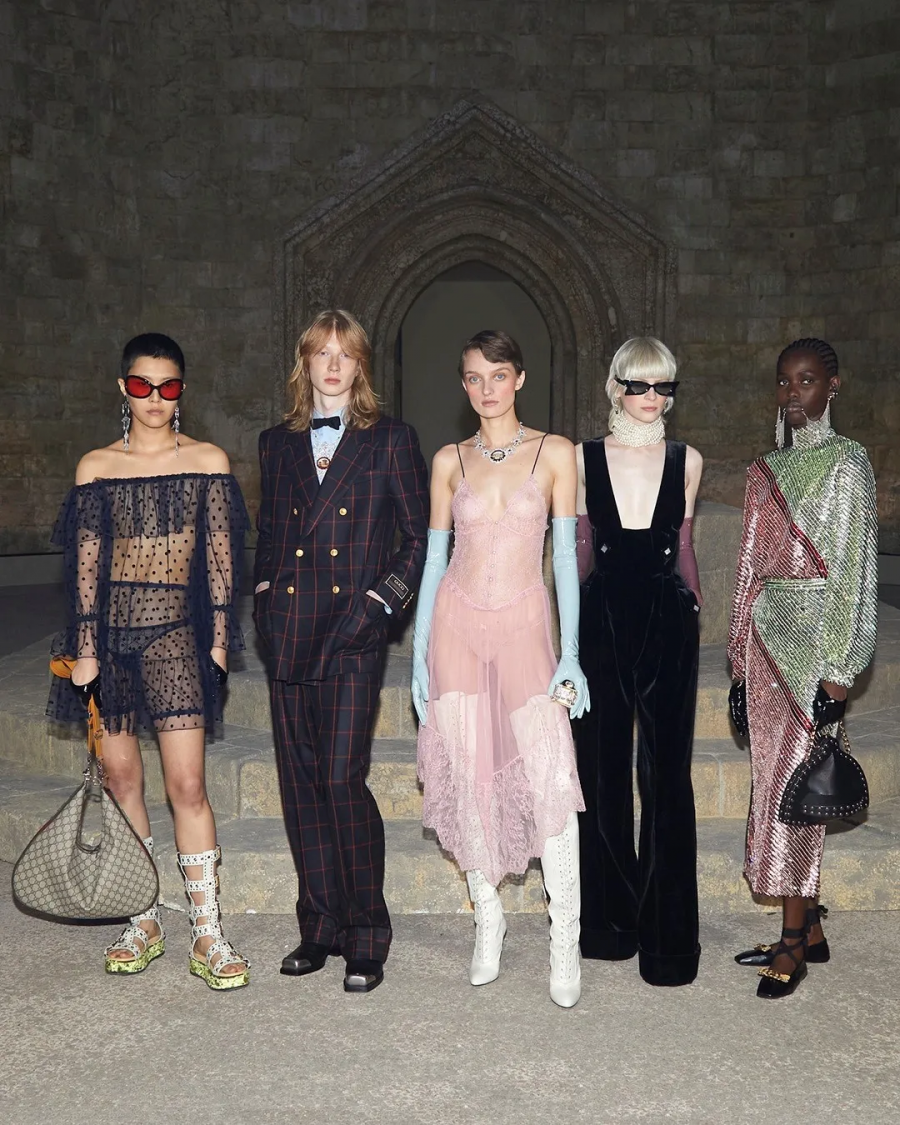 Η Gucci εκθρόνισε τον Balenciaga και είναι επίσημα το πιο hot brand του 2022  Αναμενόμενο!