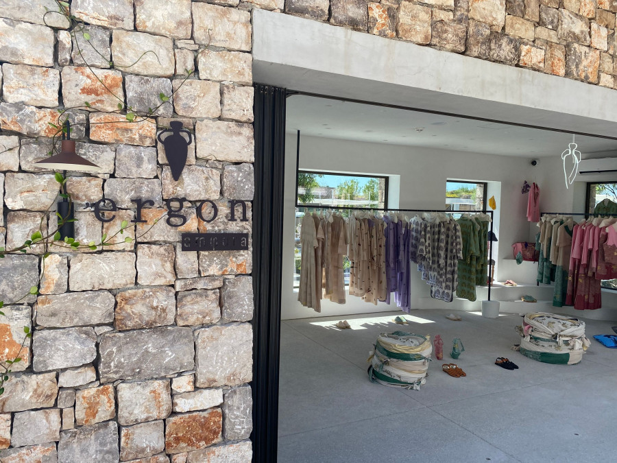 Το νέο κατάστημα Ergon Mykonos βρίσκεται στο ξενοδοχείο W Costa Navarino