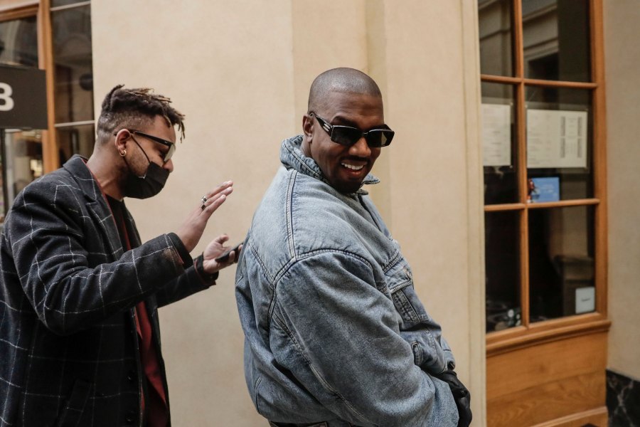 Μετά τον Balenciaga η Adidas διακόπτει τις σχέσεις με τον Kanye West  Το χρονικό μιας αποκαθήλωσης