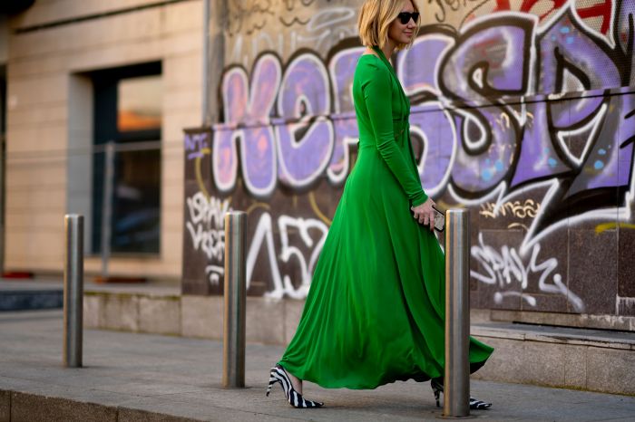 Essentials: Αυτά είναι τα 5 φορέματα που δεν φεύγουν ποτέ από τη μόδα