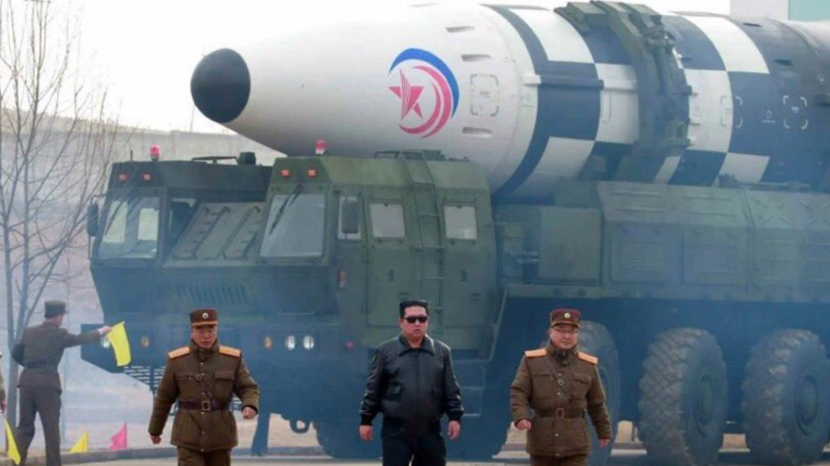 Βόρεια Κορέα: Χαρακτηρίζει τις δοκιμές πυραύλων μέτρο νόμιμης άμυνας μπροστά στις «στρατιωτικές απειλές» των ΗΠΑ