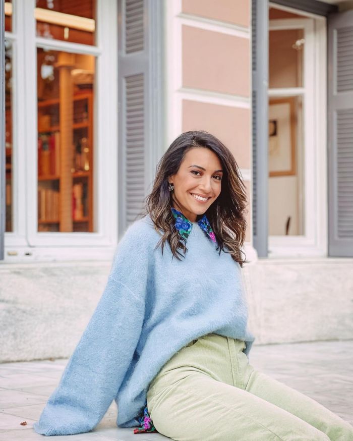 Pastels και το χειμώνα: Η Ευγενία Σαμαρά έκανε το casual chic σύνολο που θες να αντιγράψεις