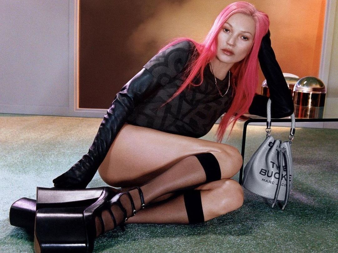 Η Kate Moss γίνεται και πάλι η «grunge μούσα» του Marc Jacobs στη νέα του καμπάνια