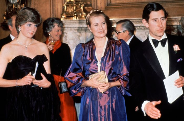 Όταν η πριγκίπισσα Diana δημιούργησε τη δική της σχολή «revenge dressing» με ένα μικρό μαύρο φόρεμα