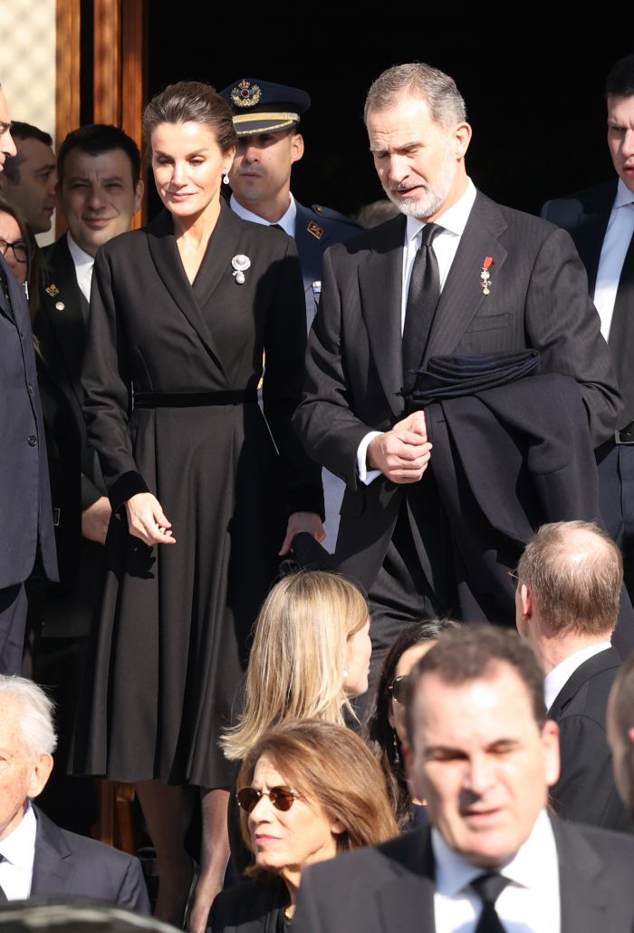 Στην κηδεία του τέως βασιλιά Κωνσταντίνου το dress code ήταν το προβλεπόμενο: royal chic black