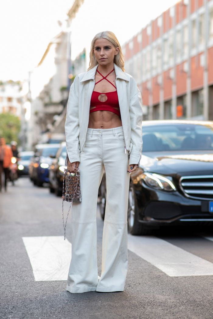 Οι πιο stylish τρόποι για να φορέσεις το λευκό σου τζιν παντελόνι την άνοιξη
