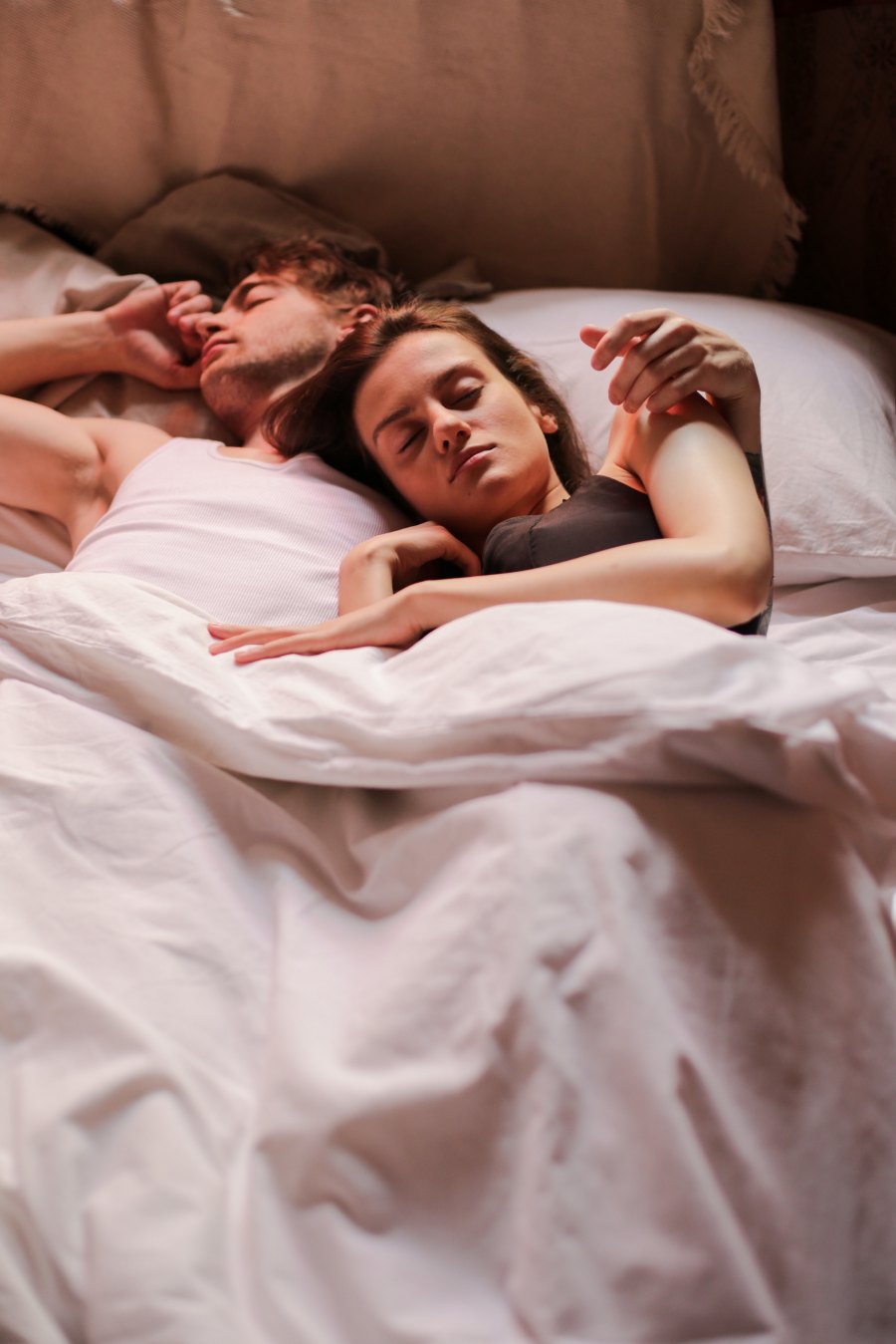 Τι είναι το διαζύγιο ύπνου και πώς μπορεί να ωφελήσει τη σχέση αλλά και την υγεία σου