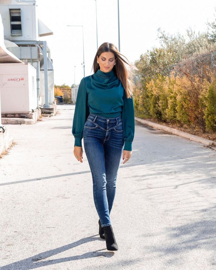 Η Σταματίνα Τσιμτσιλή επιμένει στα skinny jeans Όλα τα looks που αποθέωσαν το στενό τζιν παντελόνι