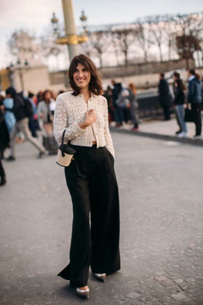 French style: Τα πέντε κορυφαία παντελόνια που φοράνε τώρα οι Γαλλίδες αντί για τζιν
