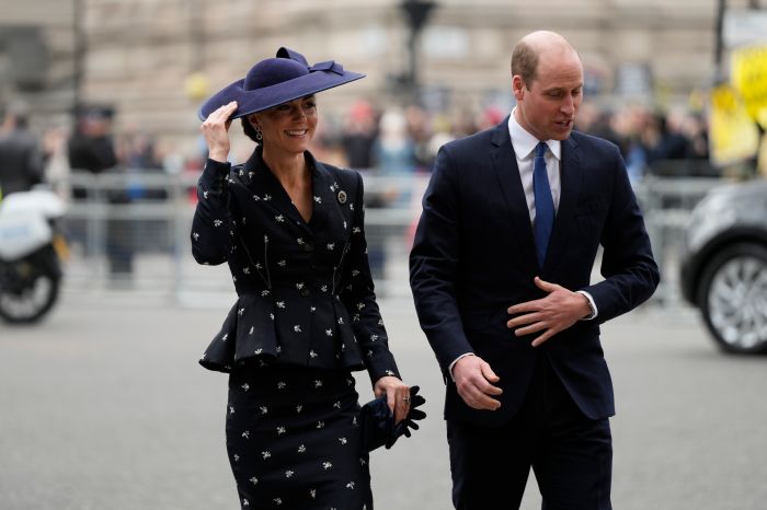 Η Kate Middleton επιστρέφει στα πανάκριβα looks της με ένα κομψό ταγιέρ κατευθείαν από την πασαρέλα