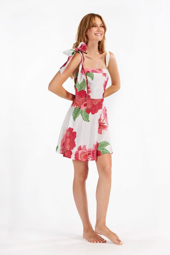 Οδηγός αγοράς: Τα floral φορέματα της άνοιξης κυκλοφόρησαν και έχουμε τις 10 πιο stylish επιλογές