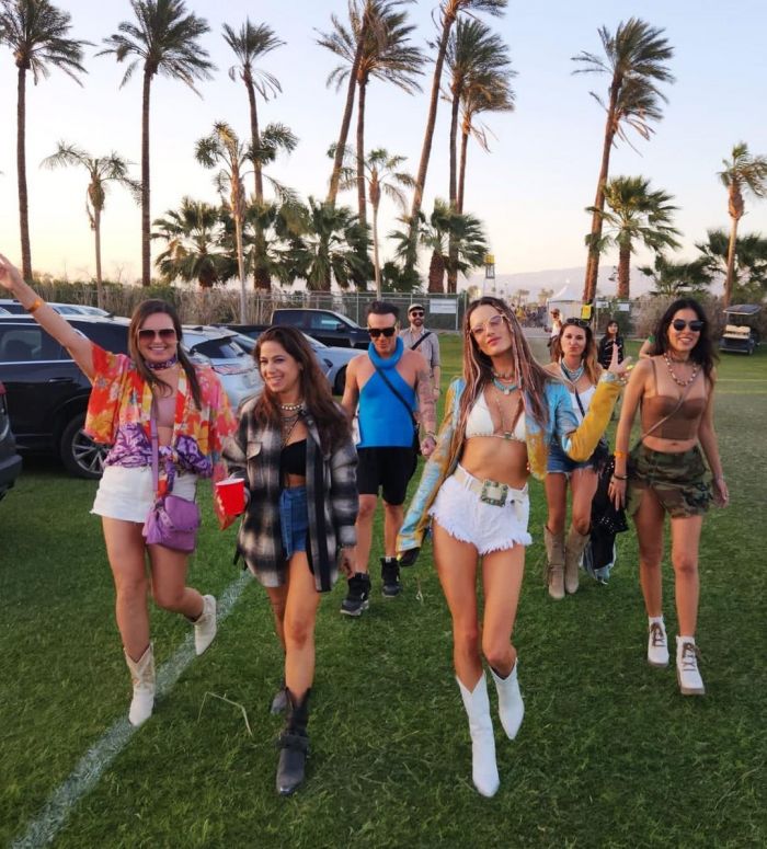 Coachella 2023 recap: Τα καλύτερα looks από τις πρώτες μέρες του πιο πολύχρωμου bohemian φεστιβάλ