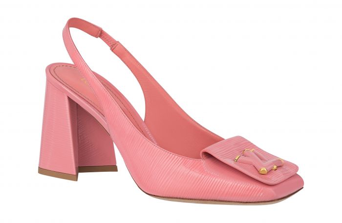 O οίκος Louis Vuitton και η Chiara Ferragni μας συστήνουν τα Shake shoes με μία νέα, retro καμπάνια