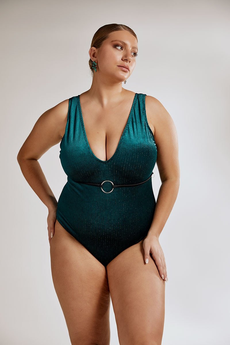 Η Αλεξία Κούβελα είναι plus size μοντέλο και κατάφερε να κάνει το bikini body όνειρο και όχι εφιάλτη