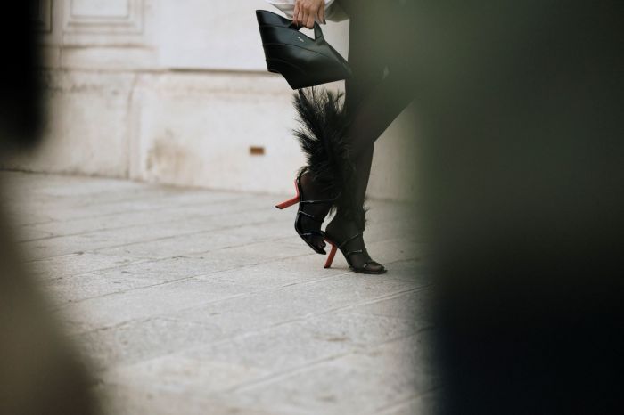 Surprise heels: Τα τακούνια  έκπληξη που θα κάνουν takeover στην γκαρνταρόμπα σου