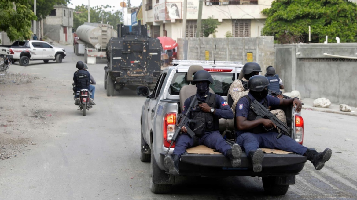 arouraios-image-haiti_police-1