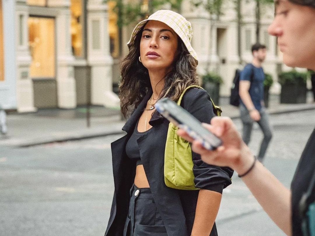 Ευγενία Σαμαρά: Τα δύο looks που έκανε με βερμούδα στους δρόμους της Νέας Υόρκης  Cool vibes only
