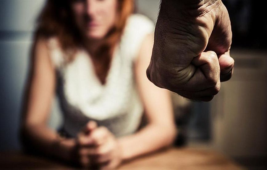 Γυναίκα στα Τρίκαλα κατήγγειλε πως έπεσε θύμα ξυλοδαρμού από τον συζυγό της