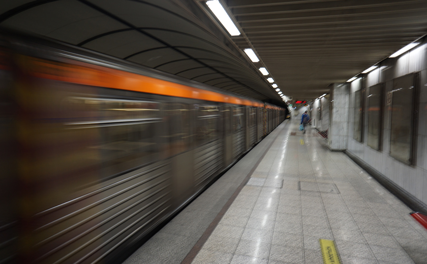 Διακόπηκε για μισή ώρα η κυκλοφορία στη γραμμή 2 του μετρό – Άτομο εισέβαλε στη σήραγγα