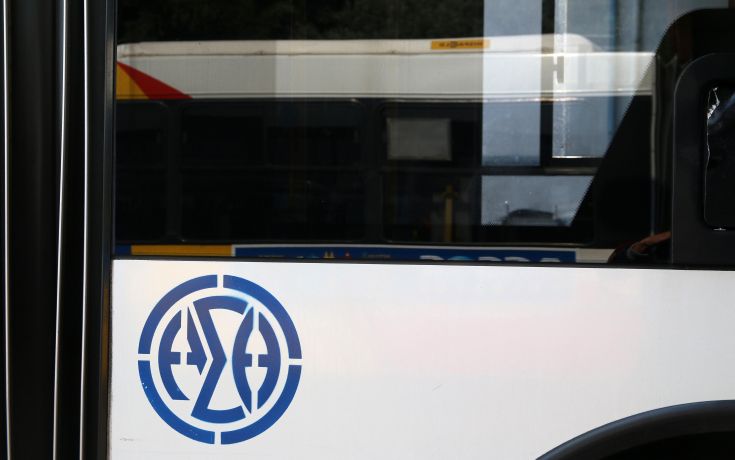 Λεωφορείο του ΟΑΣΘ συγκρούστηκε με αυτοκίνητο