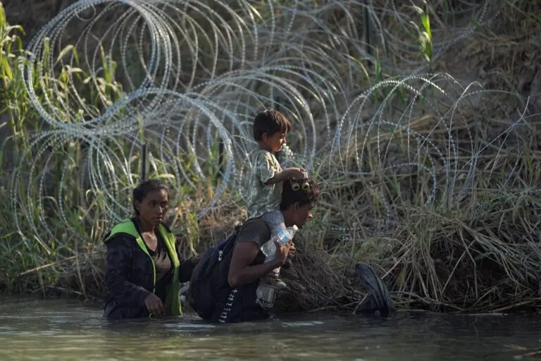 ΗΠΑ: Στα 1,3 εκατ. οι παράτυποι μετανάστες που πέρασαν από το Μεξικό μέσα σε ένα 5μηνο