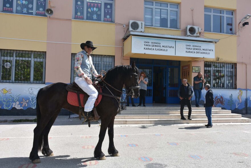 arouraios-image-horse_turkey