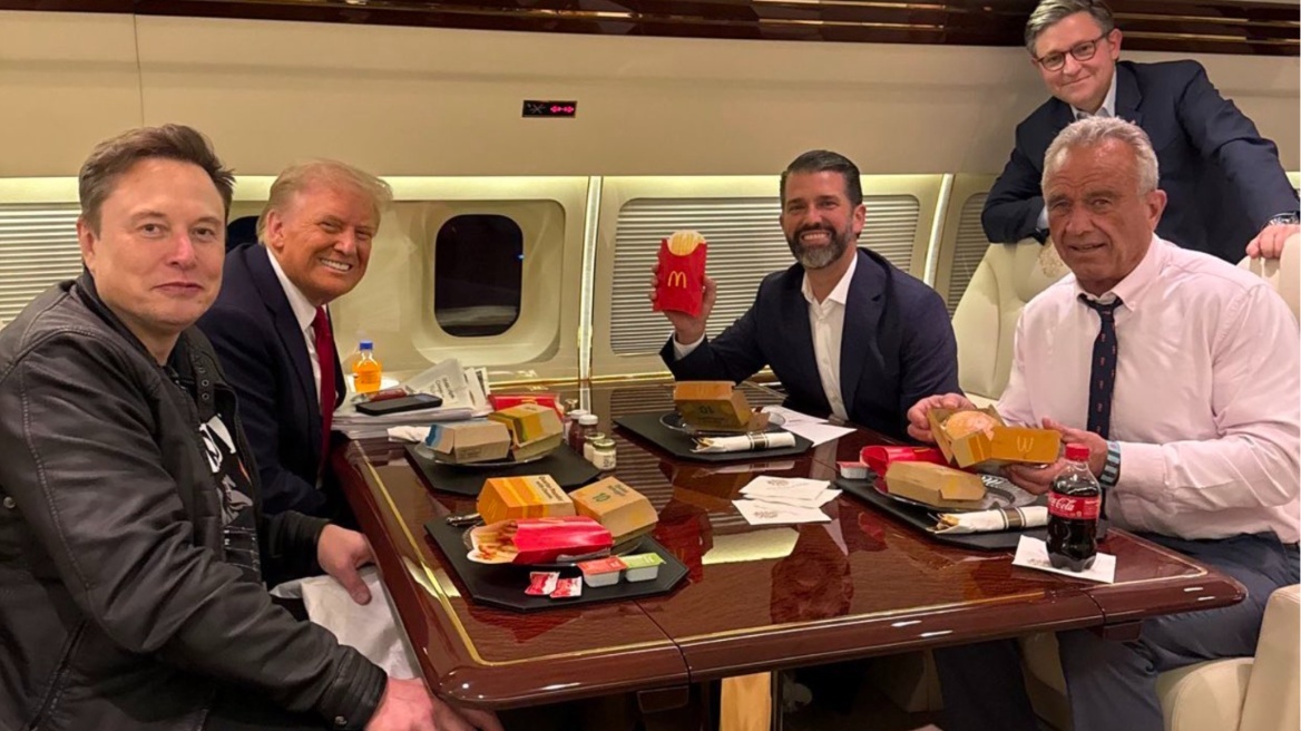 arouraios-image-trump_mask_mcdonalds